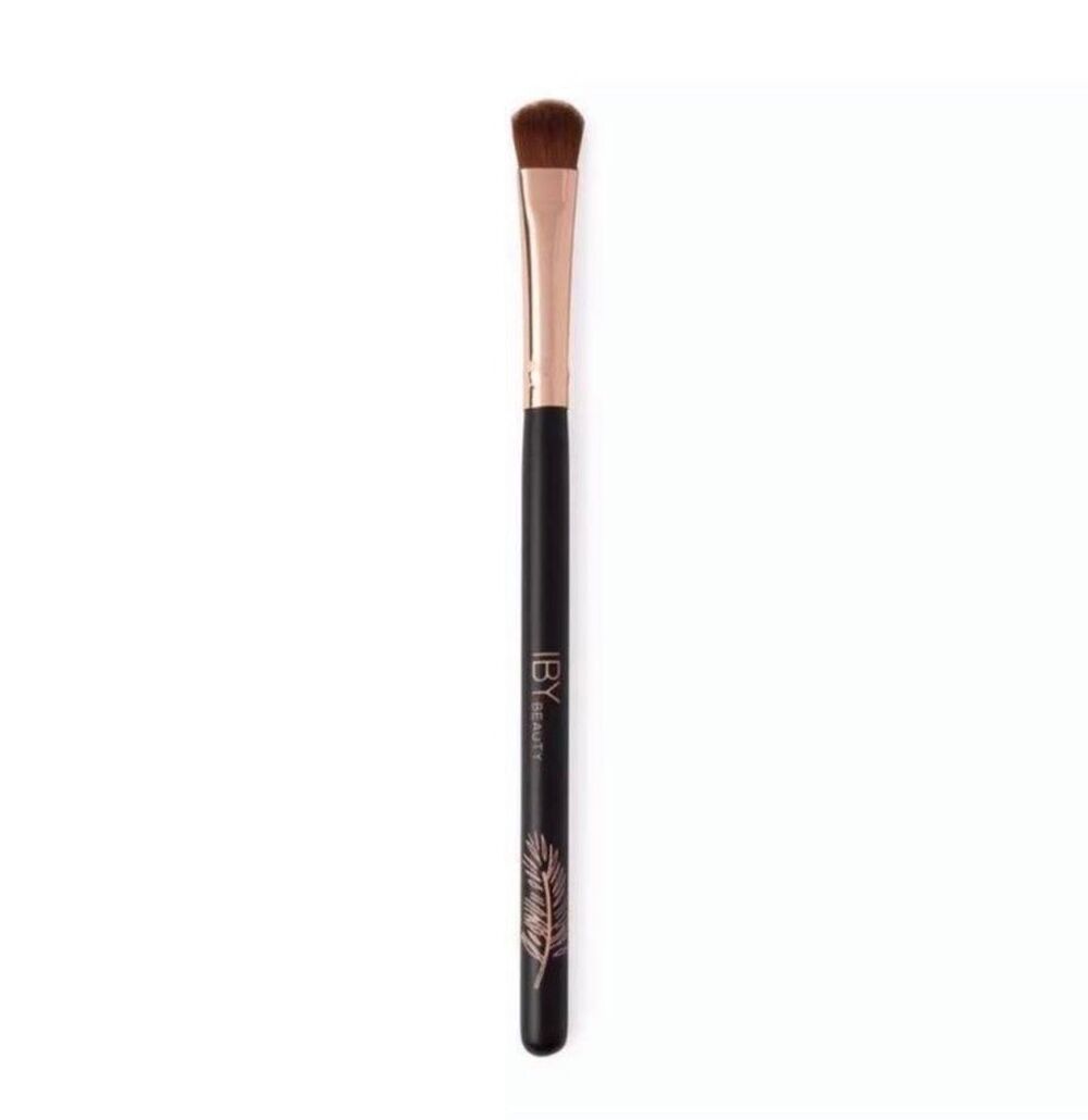 New Womens Iby Beauty Fluff Eyeshadow Eye Shadow Makeup Application Brush